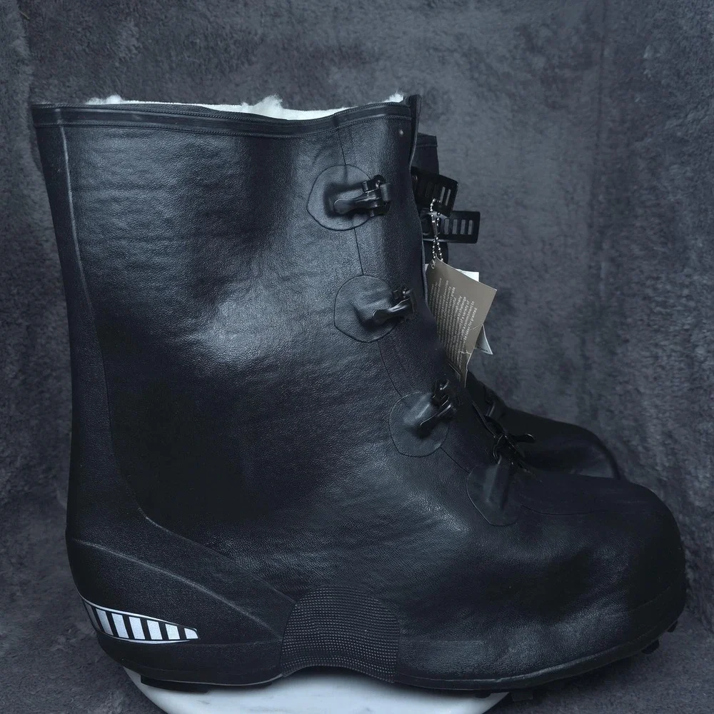 LaCrosse Tracktion Overshoe Boots Mens 13 Black 12 Inch Waterproof Ice Spikes